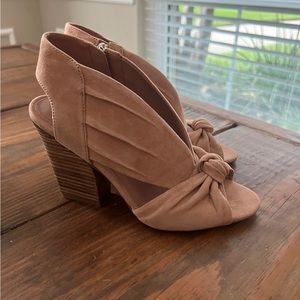 6 1/2 Vince Camuto shoes never been worn purchased from Nordstrom Rack